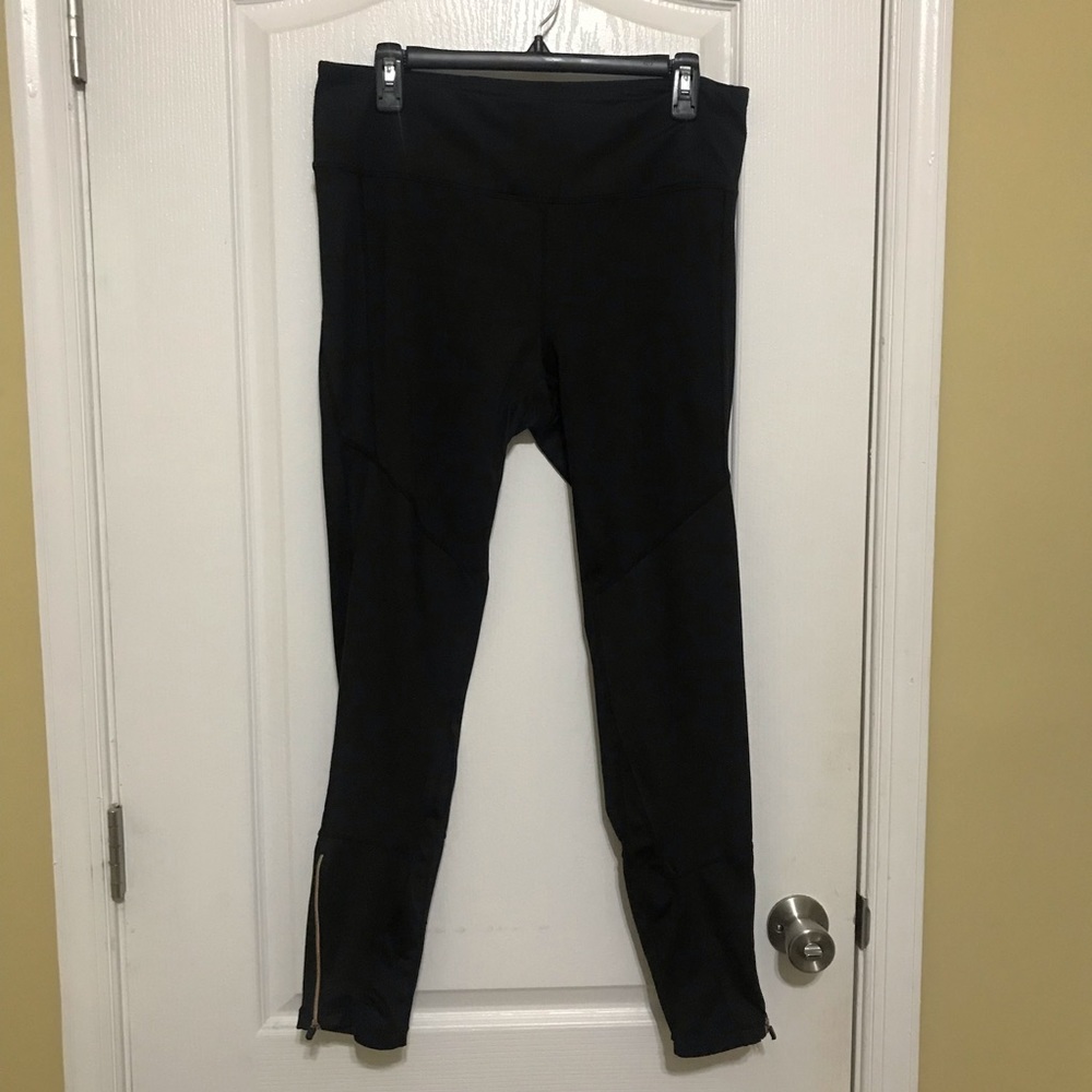 Free Country Black FREE2B Gold/Rose Gold Zippered Leggings